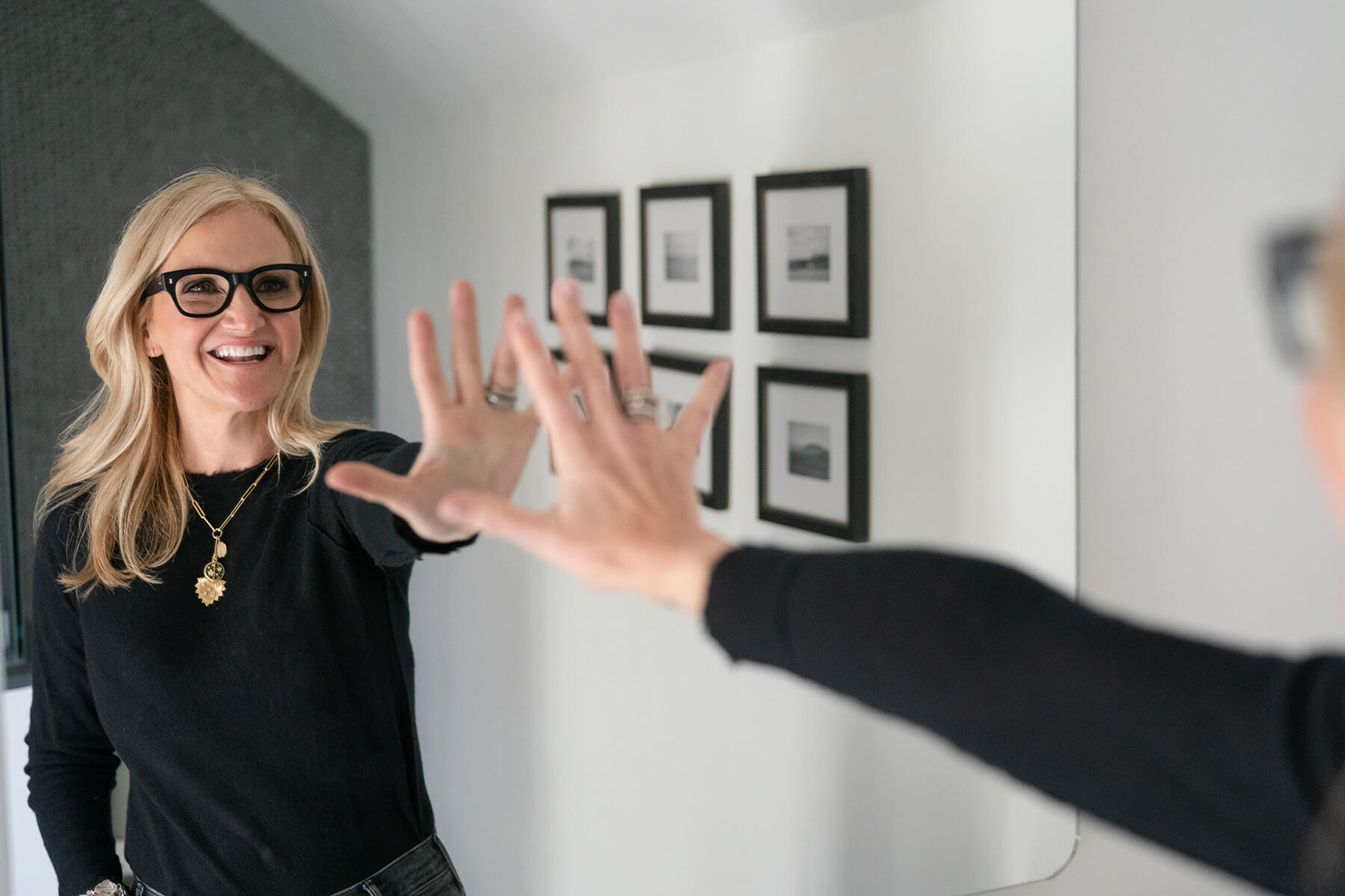 Mel Robbins High Five Challenge